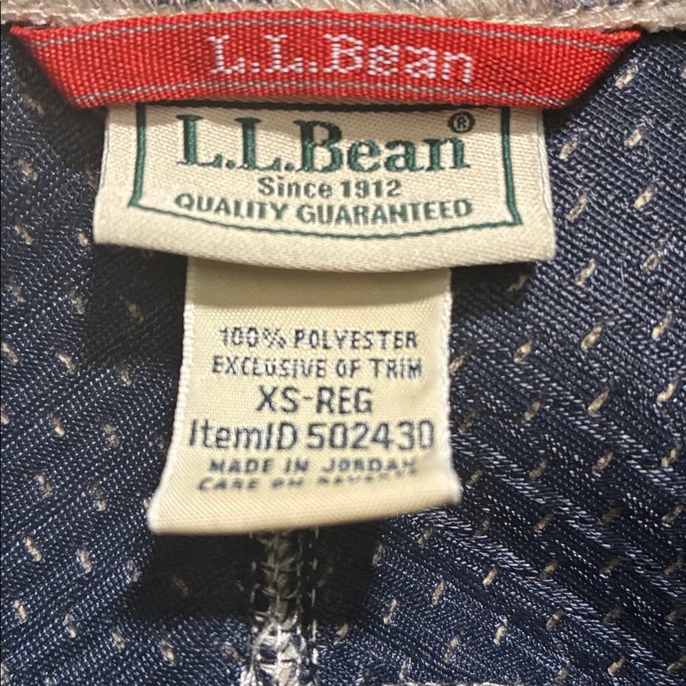 L.L. Bean Beige Sherpa Woman’s Vest with Navy Accents - Picture 7 of 10